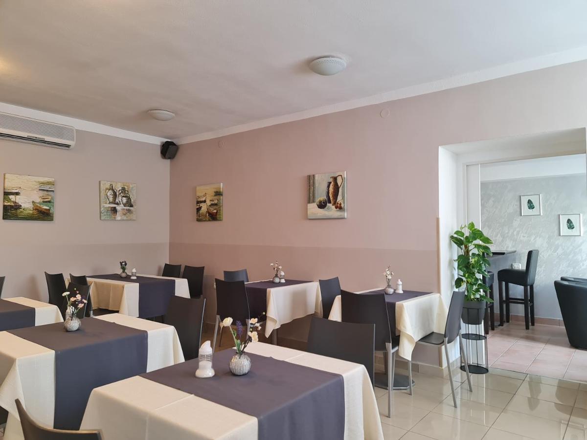 Garni Hotel Keltika Изола Екстериор снимка
