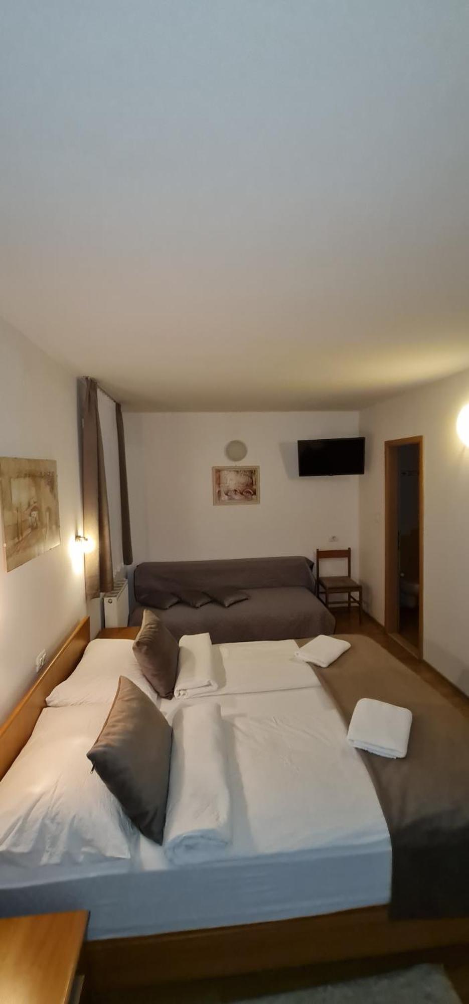 Garni Hotel Keltika Изола Екстериор снимка