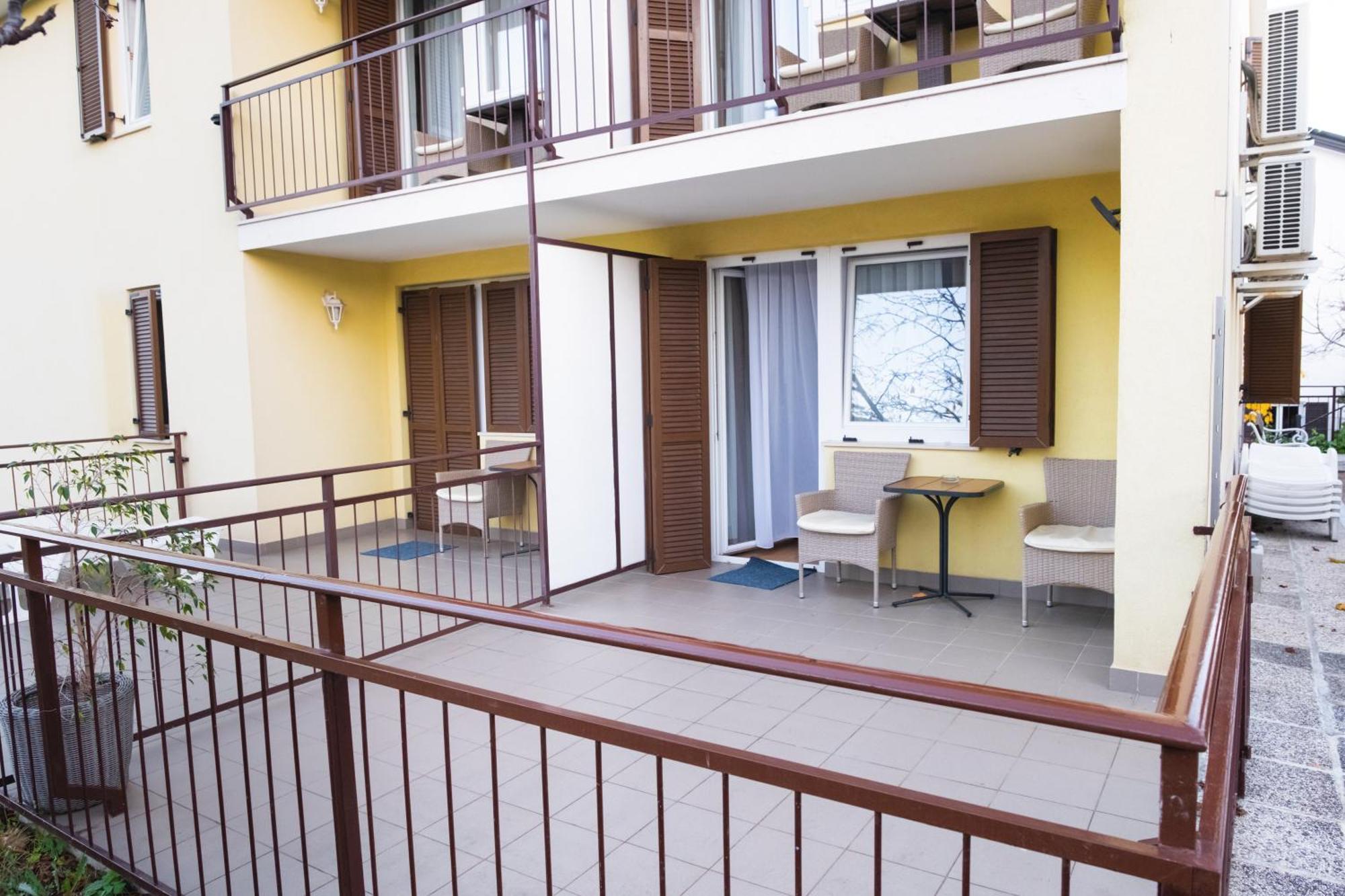 Garni Hotel Keltika Изола Екстериор снимка
