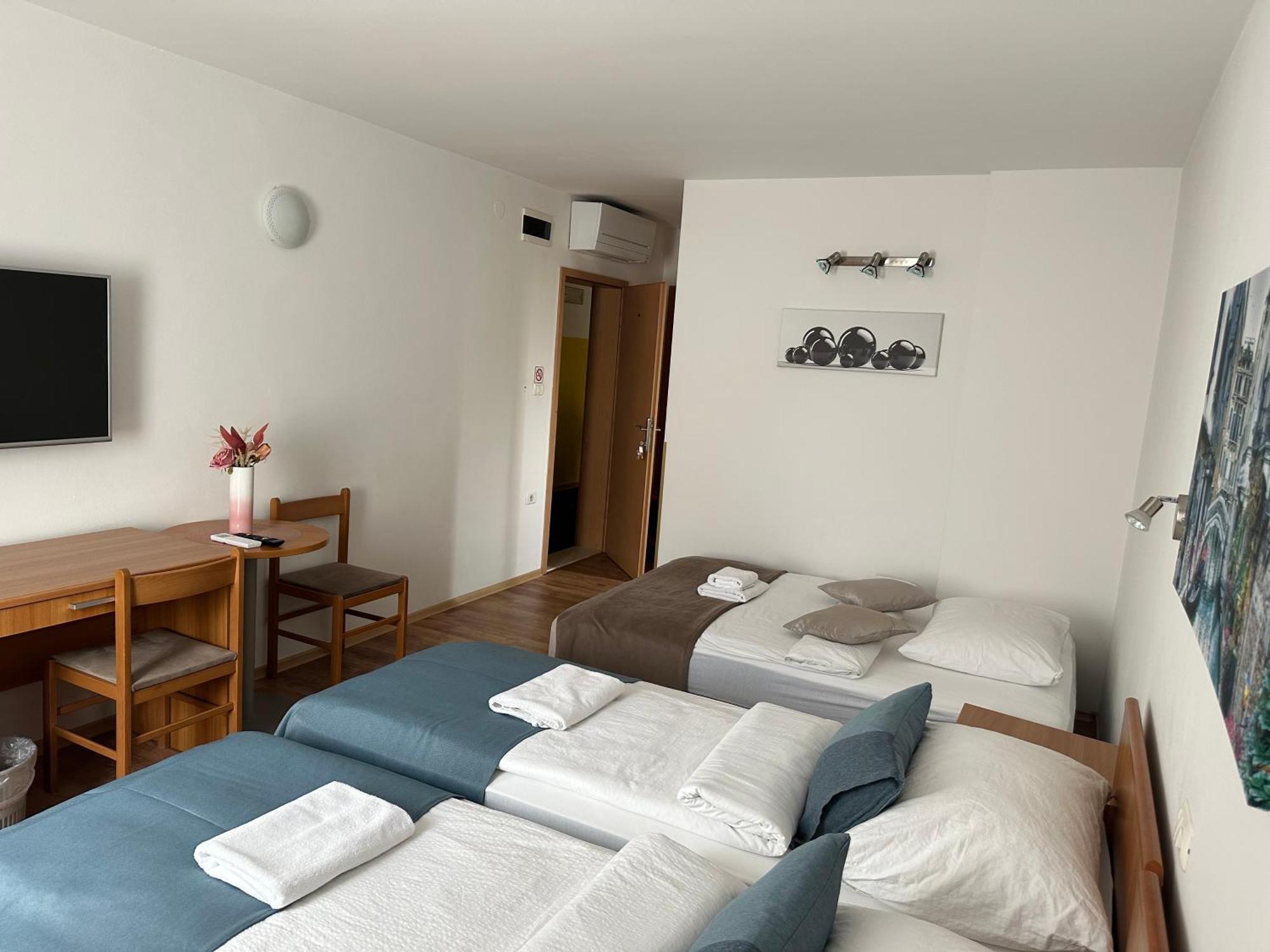 Garni Hotel Keltika Изола Екстериор снимка