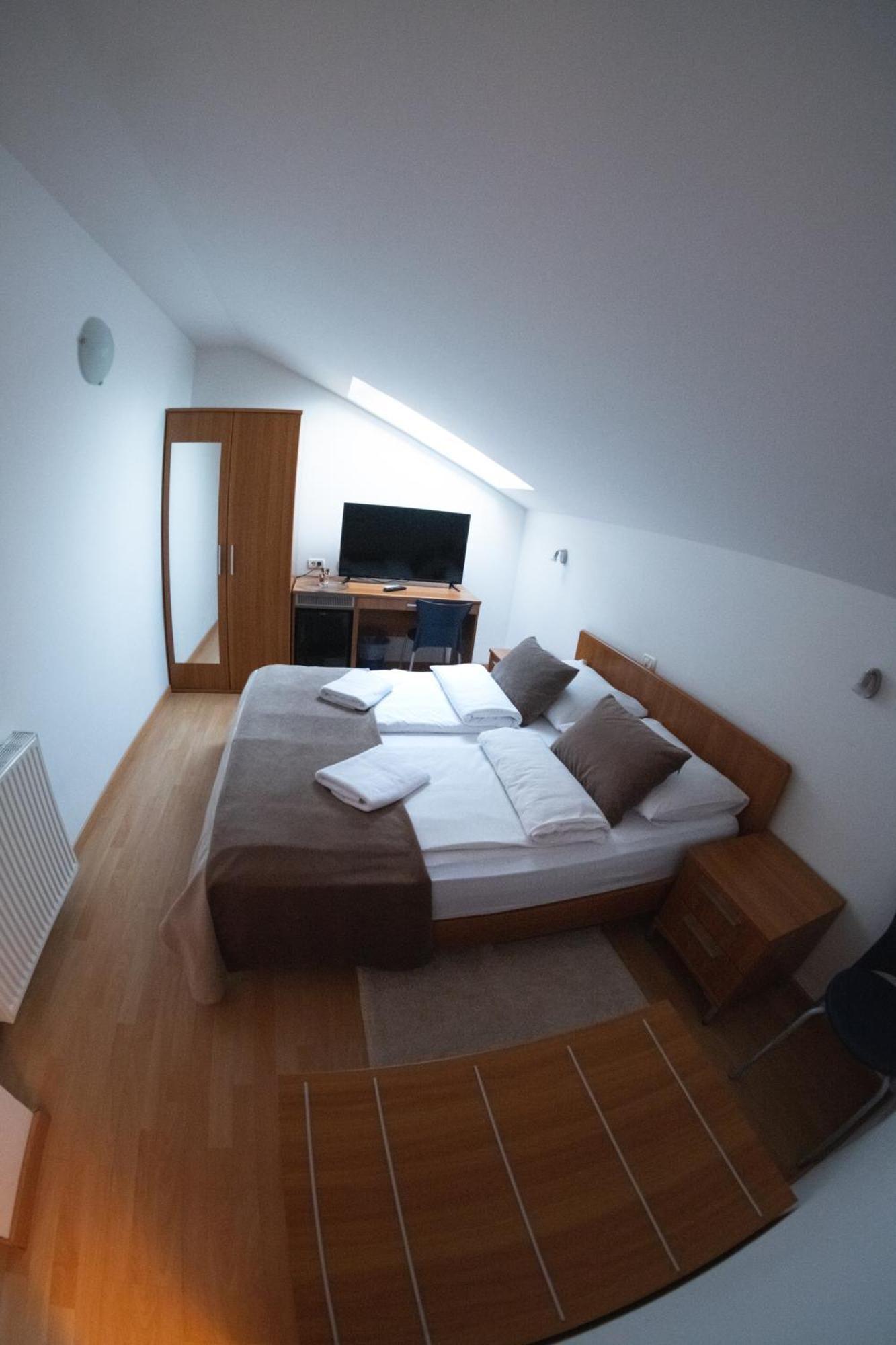 Garni Hotel Keltika Изола Екстериор снимка