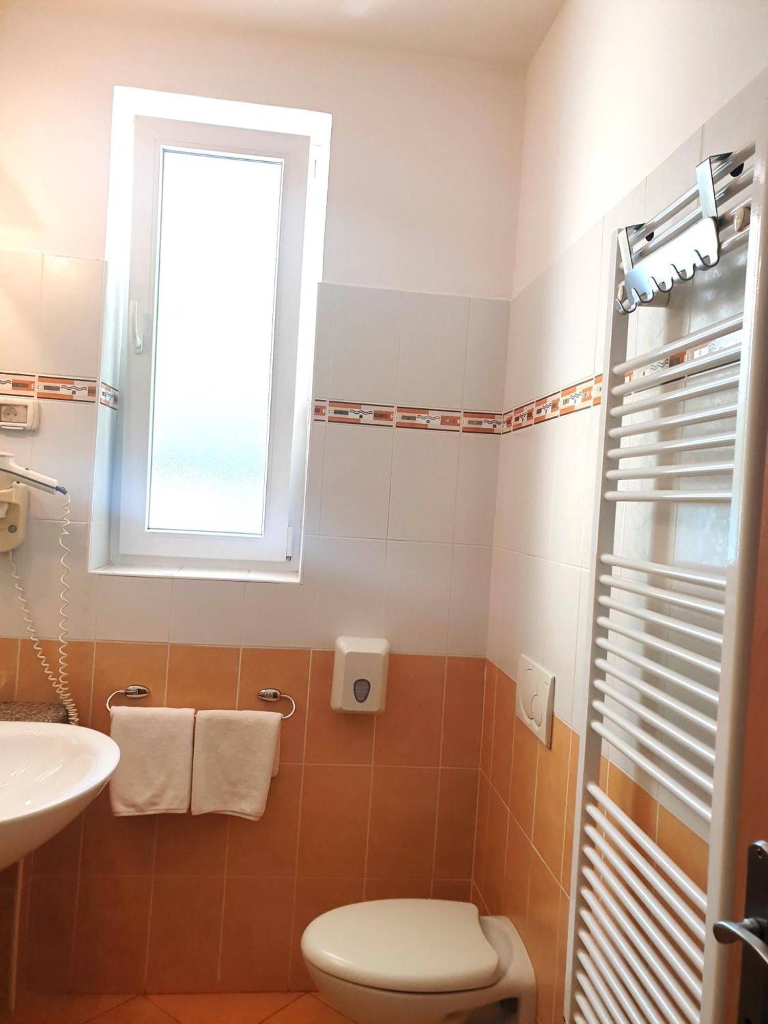 Garni Hotel Keltika Изола Екстериор снимка