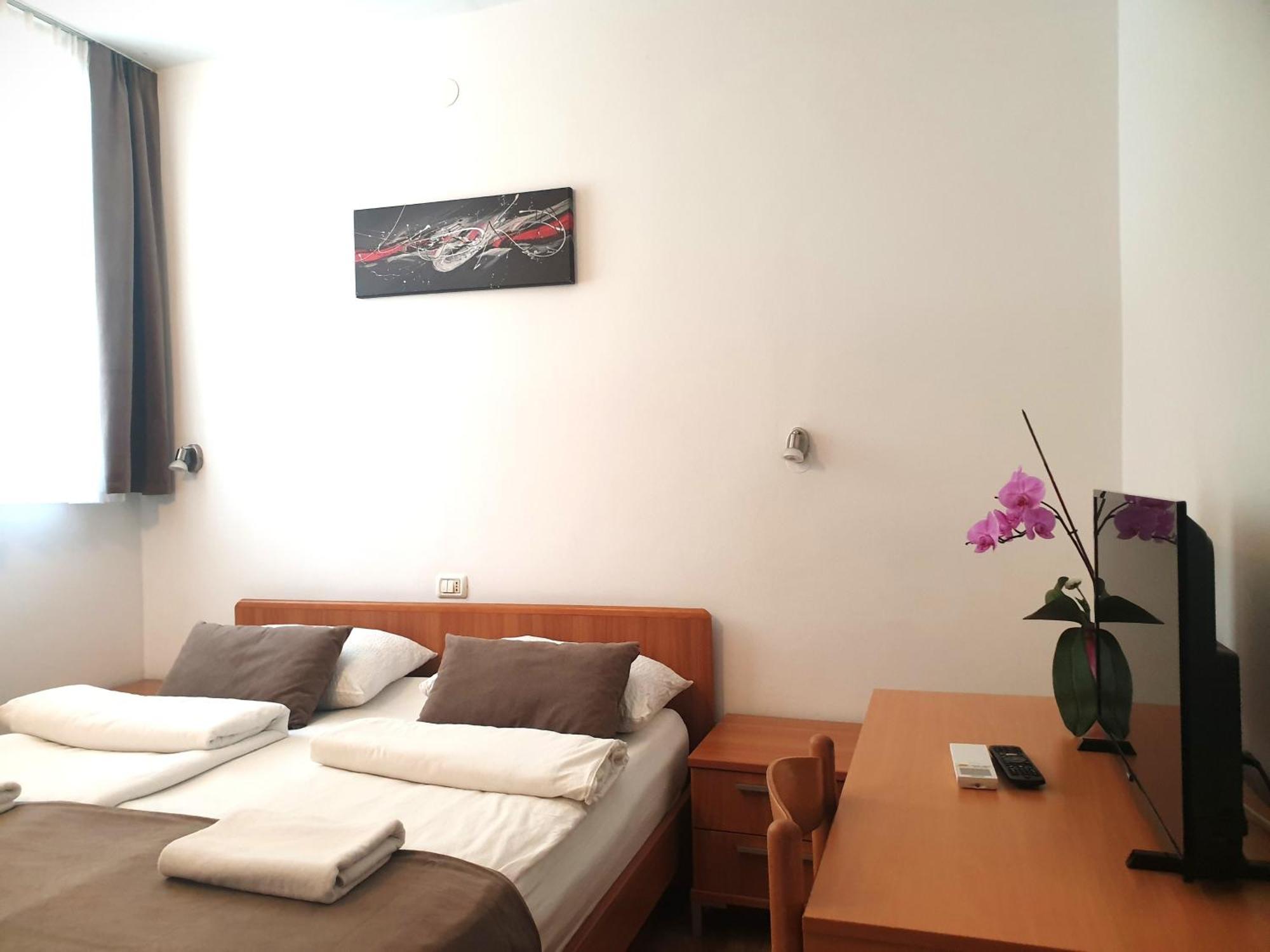 Garni Hotel Keltika Изола Екстериор снимка