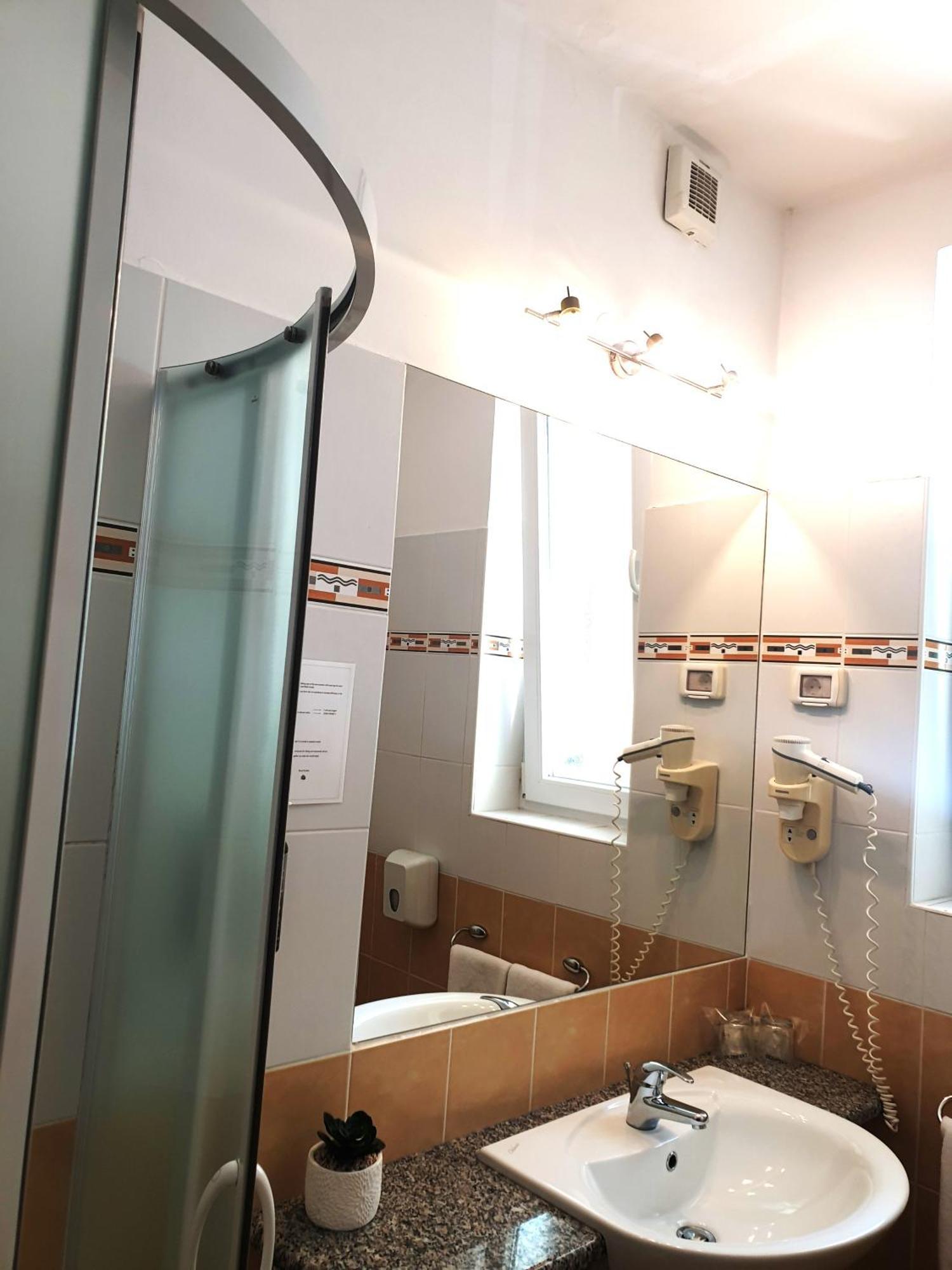 Garni Hotel Keltika Изола Екстериор снимка