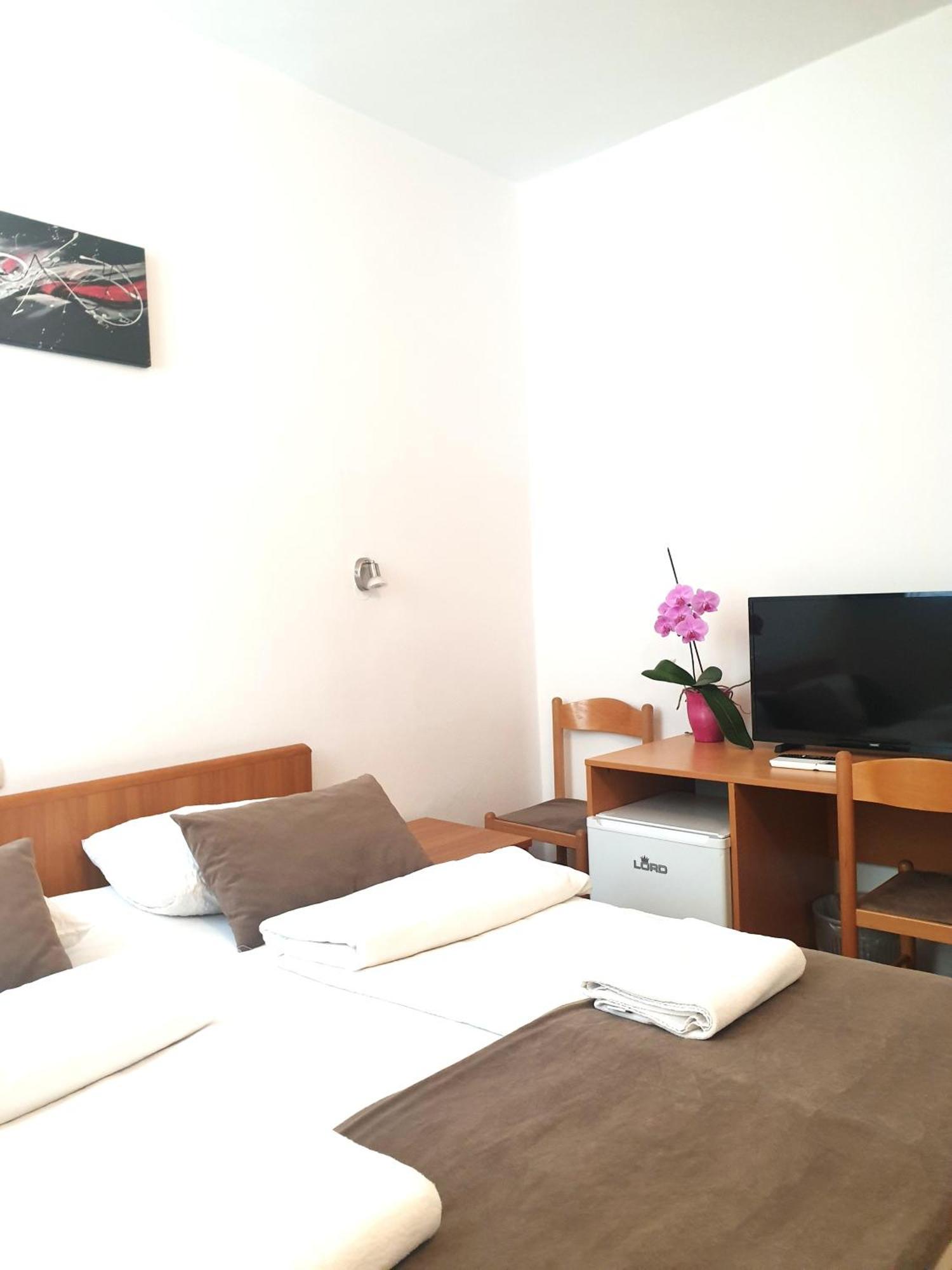 Garni Hotel Keltika Изола Екстериор снимка