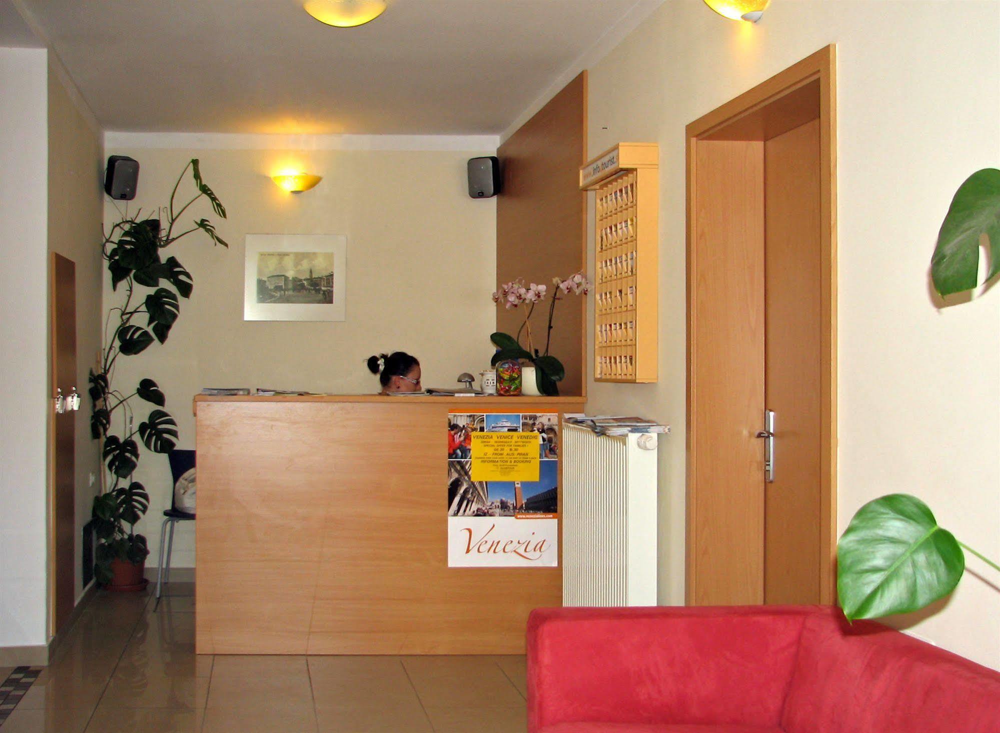 Garni Hotel Keltika Изола Екстериор снимка